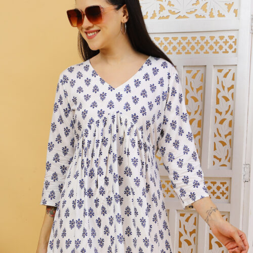 Women’s Multicolor Cotton Kurti Front View – Stylish V-Neck & 3/4 Sleeve