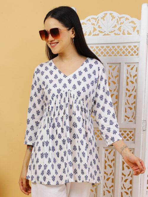 Women’s Multicolor Cotton Kurti Front View – Stylish V-Neck & 3/4 Sleeve